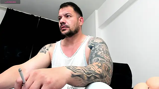 musclemonster31 online show from November 20, 8:35 am