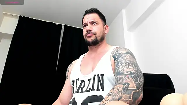 musclemonster31 online show from January 18, 11:40 pm