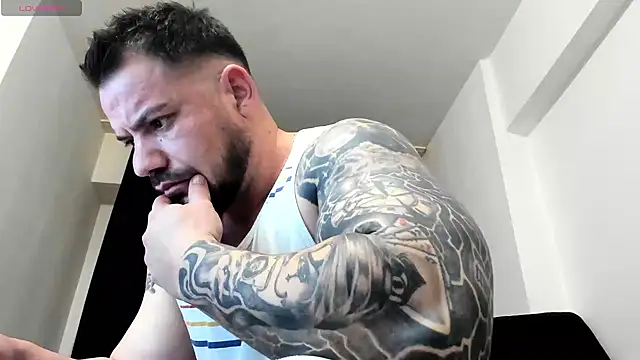 musclemonster31 online show from March 4, 8:21 am