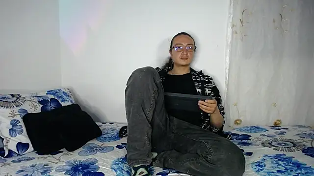 monkeywillwhite online show from March 6, 4:42 am