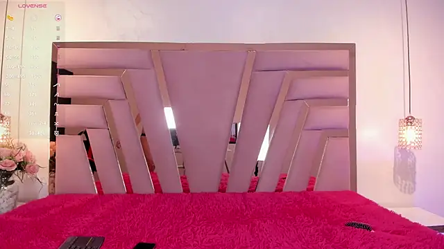 Jiggly   online show from November 12, 10:58 pm