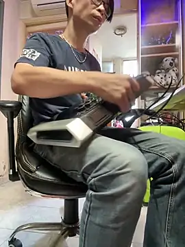 wSilEliaXm online show from December 1, 7:44 am