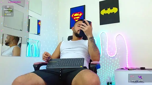 mathew vidal1 online show from December 2, 6:27 am