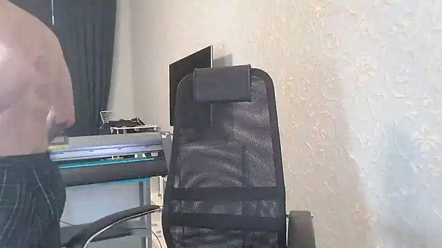 Marselle Laker online show from February 5, 6:13 am