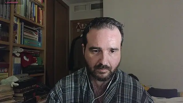 curiosillo83 online show from January 4, 11:00 am