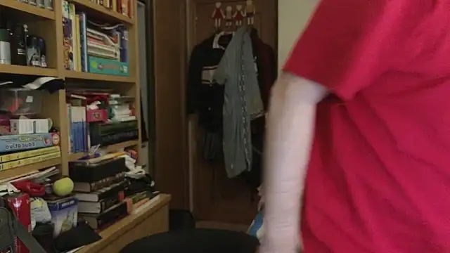 curiosillo83 online show from April 7, 9:09 am