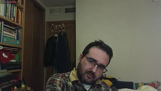 curiosillo83 online show from December 26, 3:31 pm