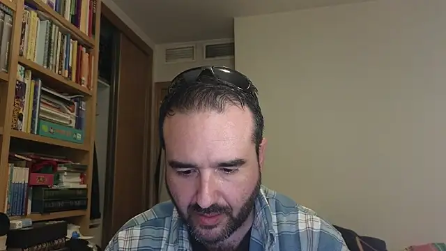 curiosillo83 online show from October 21, 2:31 pm