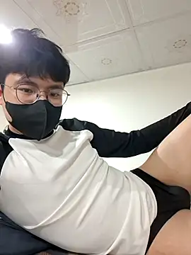 Gwencloudy online show from February 26, 4:30 pm