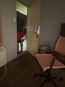 Stressreliever82 online show from April 18, 10:05 am