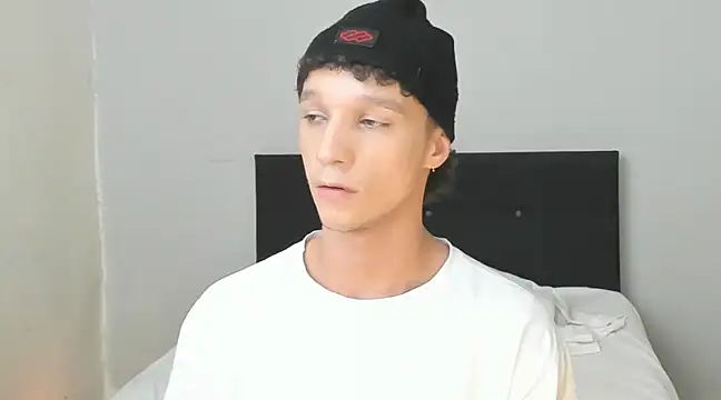 angelcortes online show from March 13, 9:05 pm