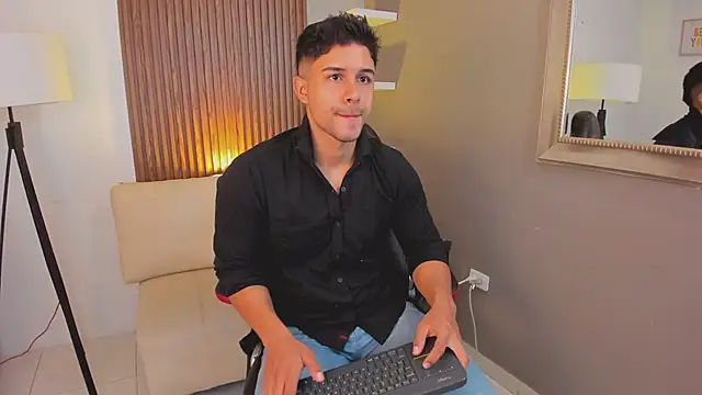 liam collins21 online show from January 12, 12:01 pm