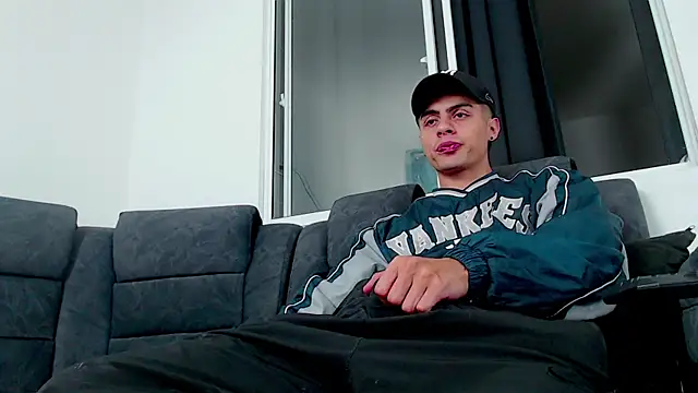 Stiven CL online show from October 23, 4:49 am