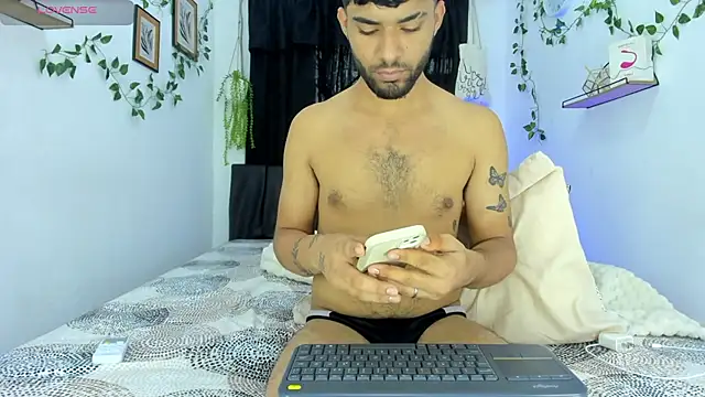Snapshot of Alex_BigDickkk chatting on September 10, 5:33 pm Alex BigDickkk online show from September 10, 5:33 pm