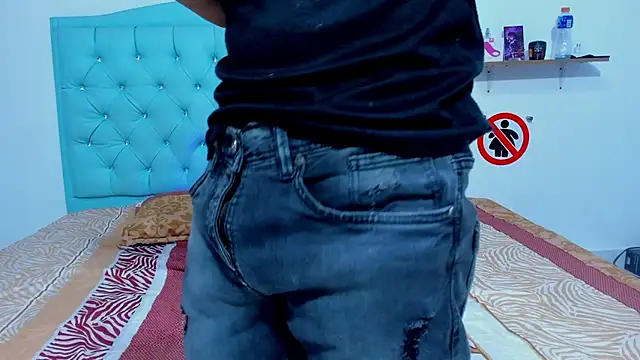 Snapshot of Bad_Couple_1 chatting on October 16, 10:12 am Bad Couple 1 online show from October 16, 10:12 am
