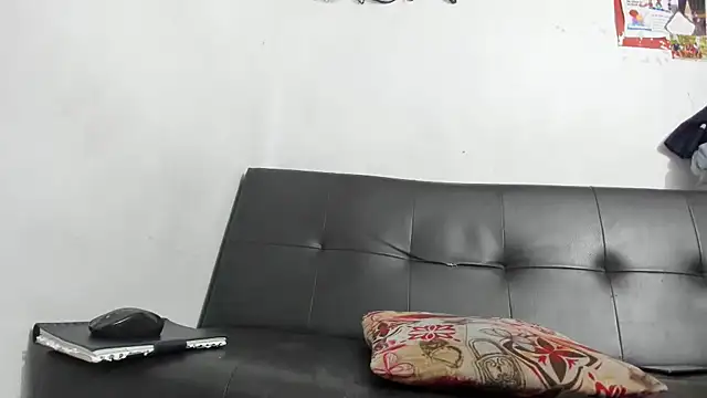 hugo3918  online show from March 21, 3:46 pm