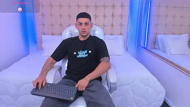 Alex cute77 online show from December 3, 12:00 pm