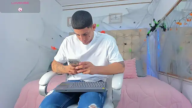 Alex cute77 online show from October 3, 12:43 pm