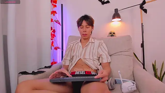 Snapshot of kim_lian21 chatting on October 20, 2:21 pm kim lian21 online show from October 20, 2:21 pm
