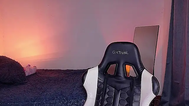 Alan26  online show from April 4, 10:07 pm