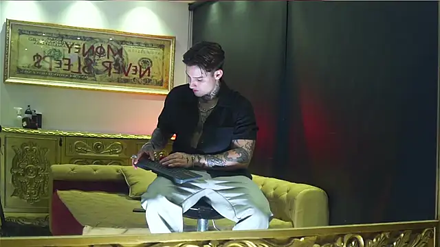 dantecoppolaa  online show from June 6, 2:17 am