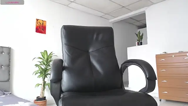 Aaronblack1  online show from November 14, 3:02 pm