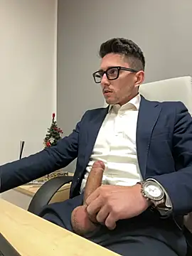 Snapshot of masterboss_ chatting on December 16, 12:27 pm masterboss online show from December 16, 12:27 pm