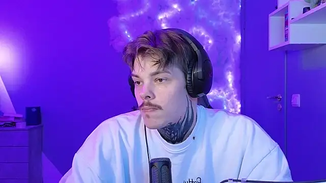 DENIS HERE online show from January 22, 11:11 pm