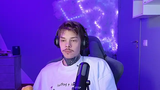 DENIS HERE online show from January 24, 1:46 am