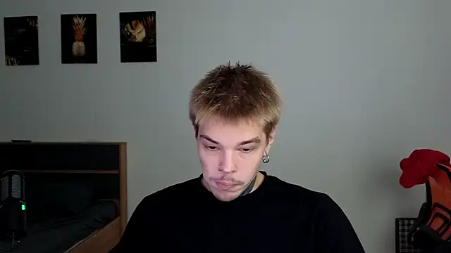 DENIS HERE online show from October 8, 4:33 pm