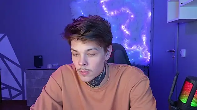 DENIS HERE online show from December 31, 10:34 pm