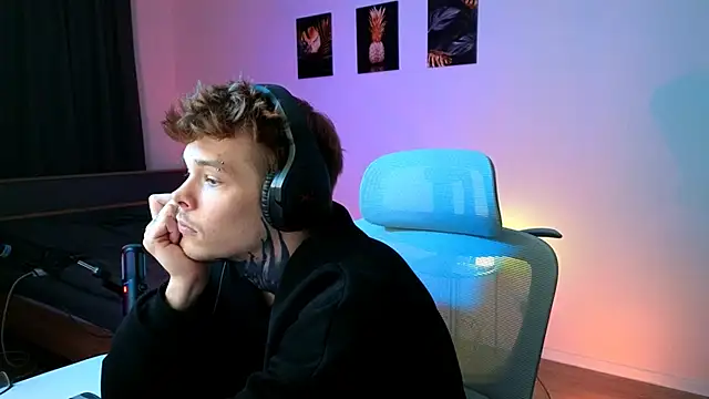 DENIS HERE online show from January 7, 12:37 am