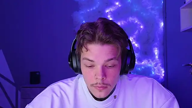 DENIS HERE online show from December 26, 7:38 pm