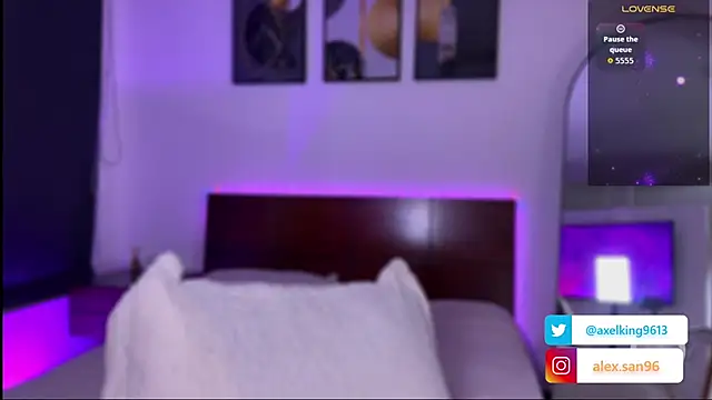 AxelKing1326 online show from November 17, 10:46 pm