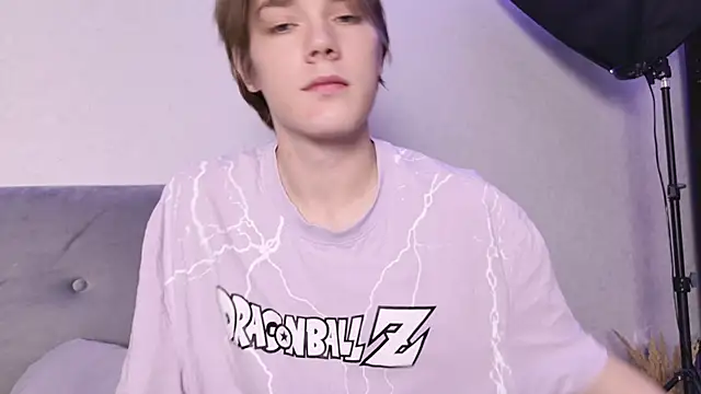 Snapshot of callmenineoneseven chatting on October 2, 11:09 pm callmenineoneseven online show from October 2, 11:09 pm