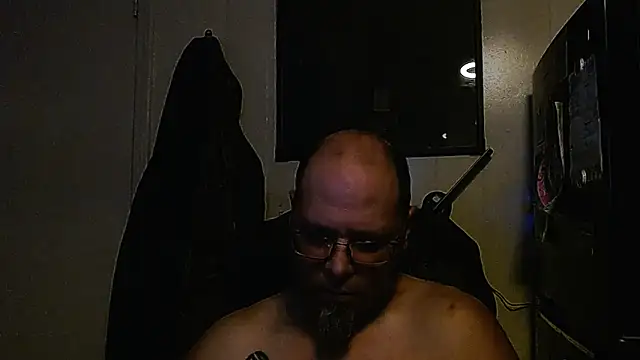 KrazyLegz online show from November 17, 8:50 am