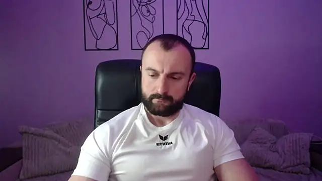 brindlefly6969 online show from April 14, 10:48 am