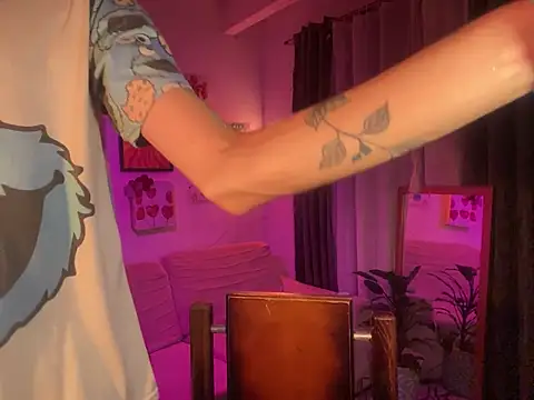 lyamthommpson online show from February 28, 3:49 am