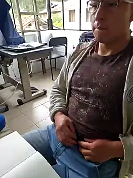 Snapshot of 97banana chatting on March 22, 2:03 pm 97banana online show from March 22, 2:03 pm