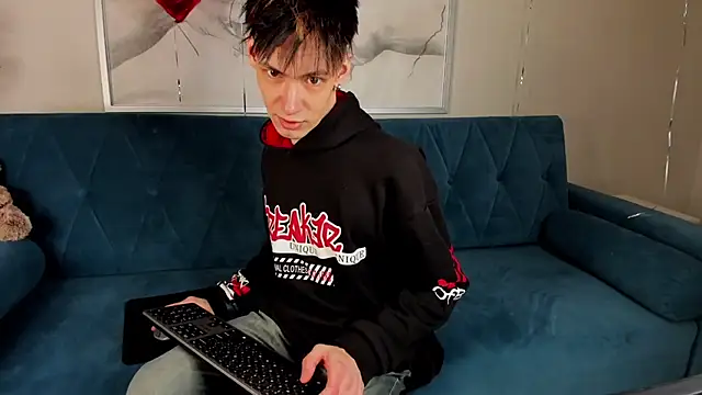 CalvinOwens online show from February 13, 4:11 am