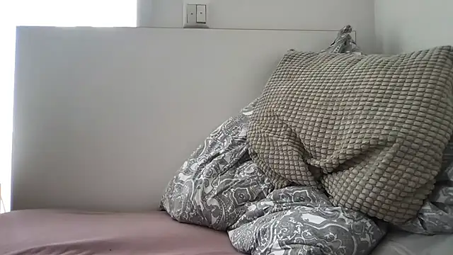 hungandfun05 online show from March 12, 12:46 pm