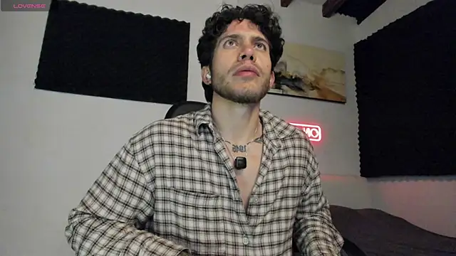 LucianSinclair online show from April 12, 12:47 am