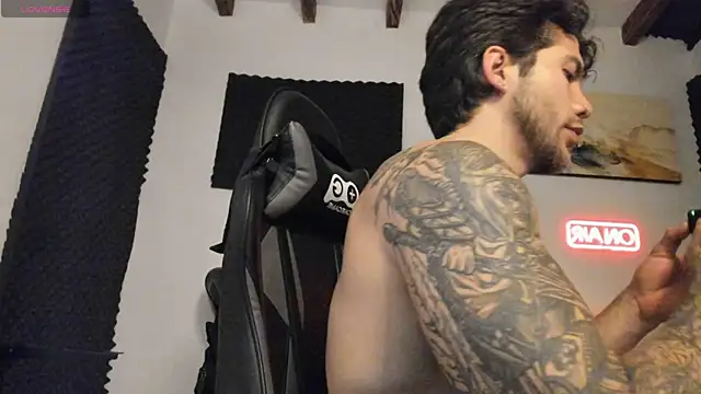 LucianSinclair online show from April 10, 3:35 am