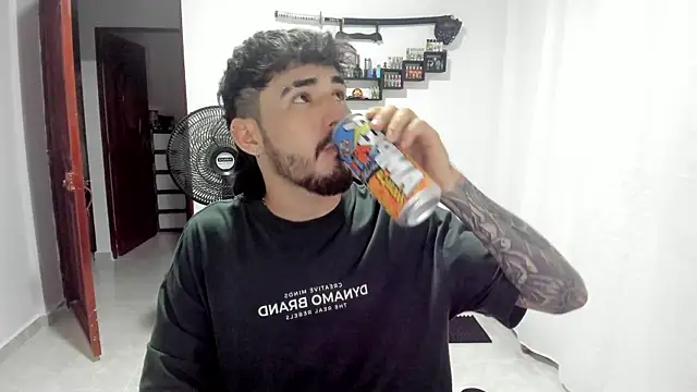 DmitriSanders online show from March 26, 11:09 pm