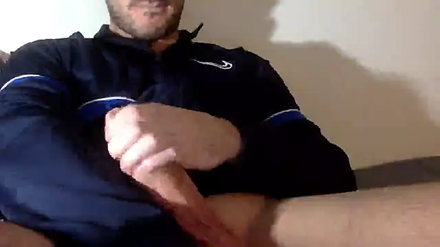 Snapshot of mainnrd chatting on December 5, 11:51 pm mainnrd online show from December 5, 11:51 pm