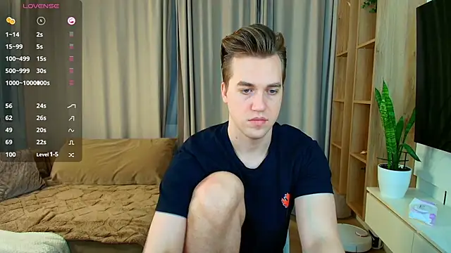 AustinButler online show from December 25, 7:56 pm