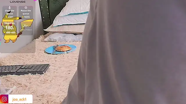 Levii Ackermann online show from February 3, 2:24 pm