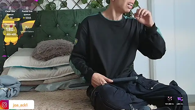 Levii Ackermann online show from January 13, 1:39 pm