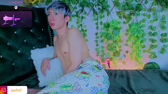 Levii Ackermann online show from October 4, 5:51 pm