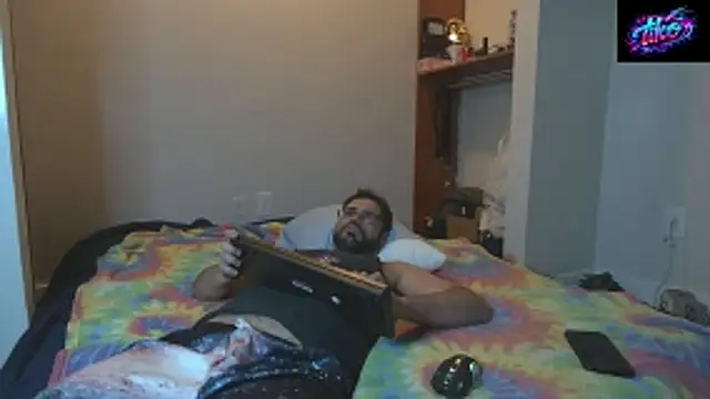 Zander823 online show from April 16, 9:31 am